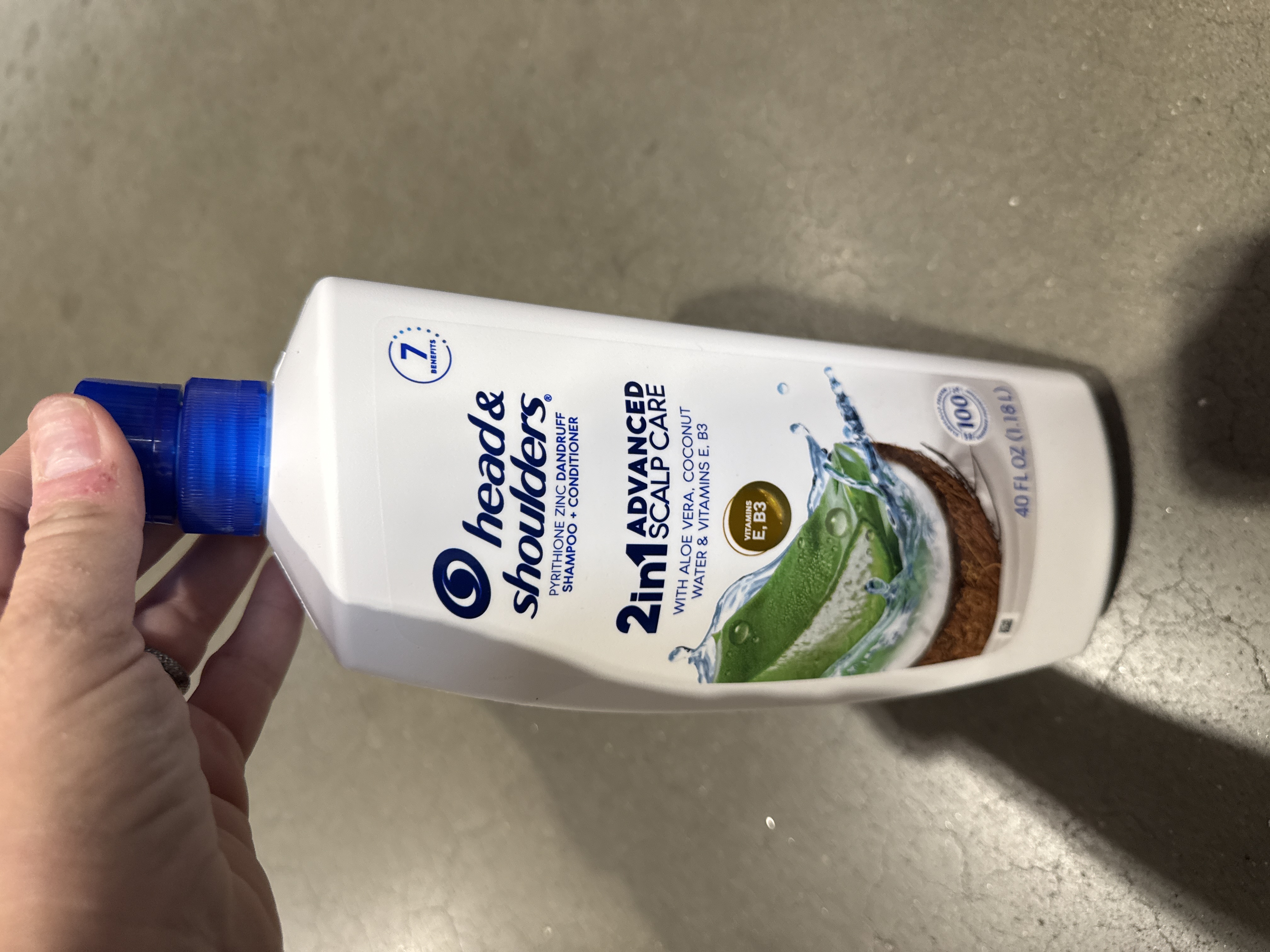 Head and shoulders 2 in 1 scalp care shampoo 1.18L