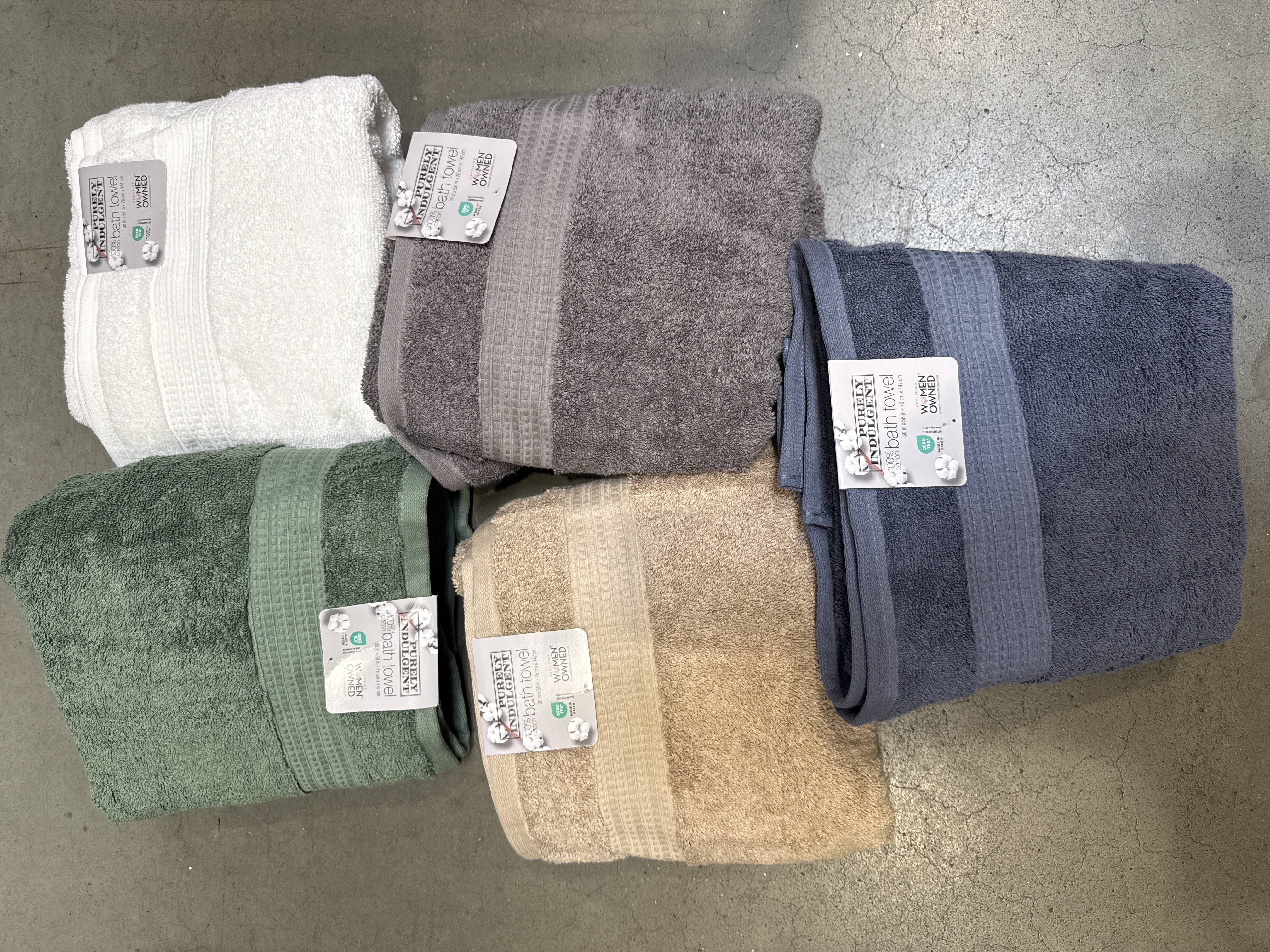 Purely indulgent 100% cotton bath towel 76cm x 147cm - AZUL