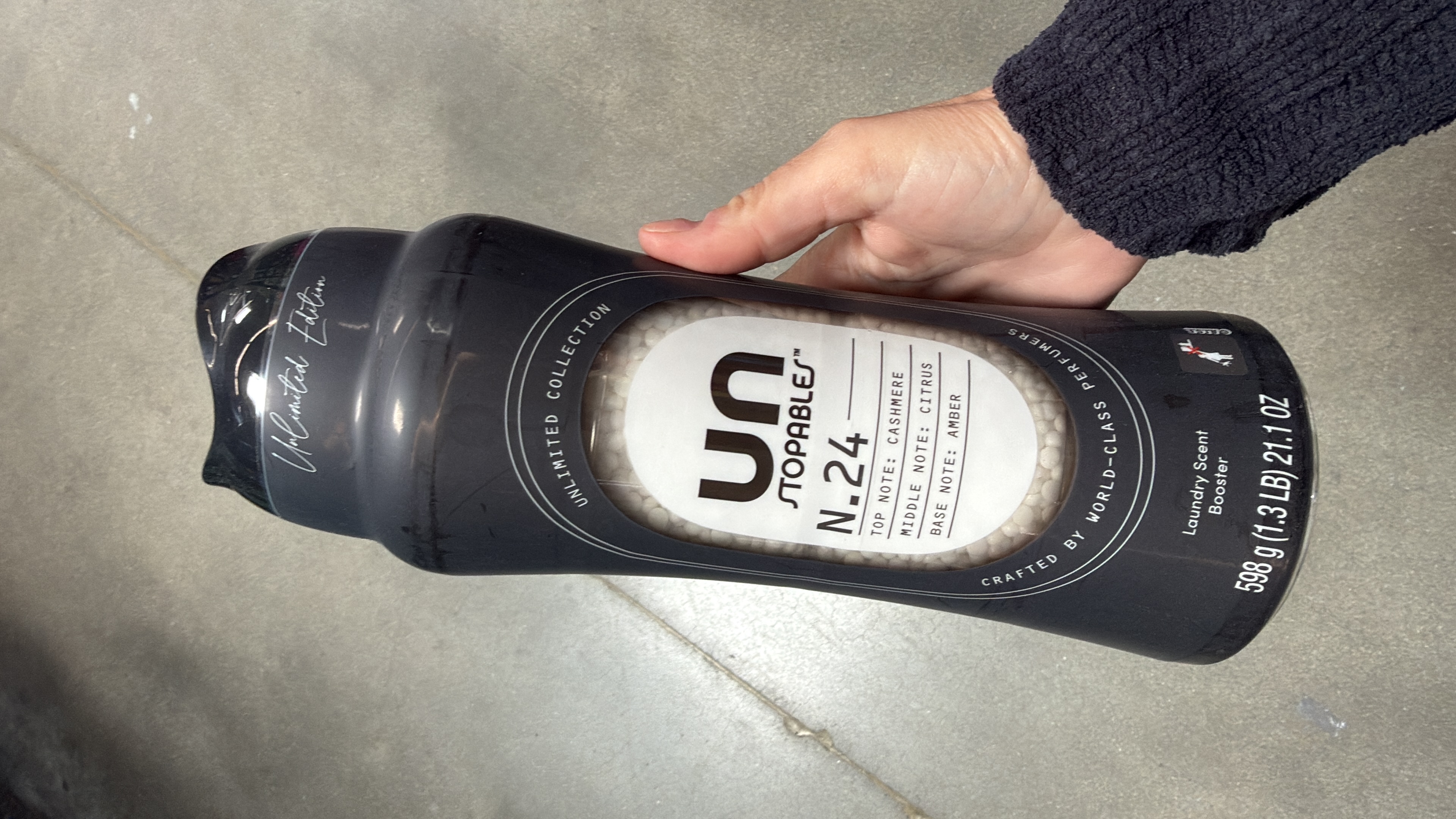 Downy unstoppables laundry scent booster 21.1oz n.24