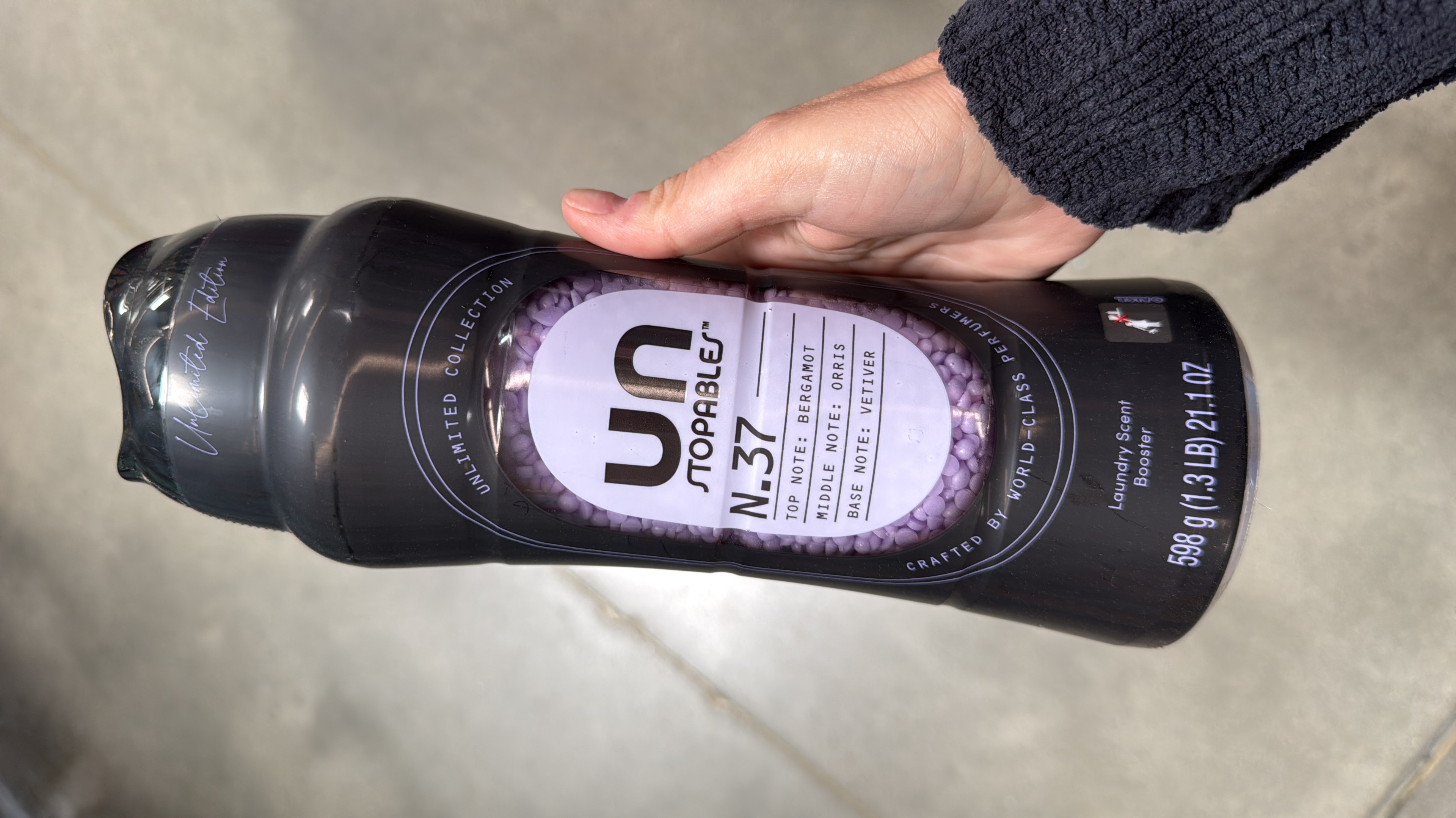 Downy unstoppables laundry scent booster 21.1oz n.37