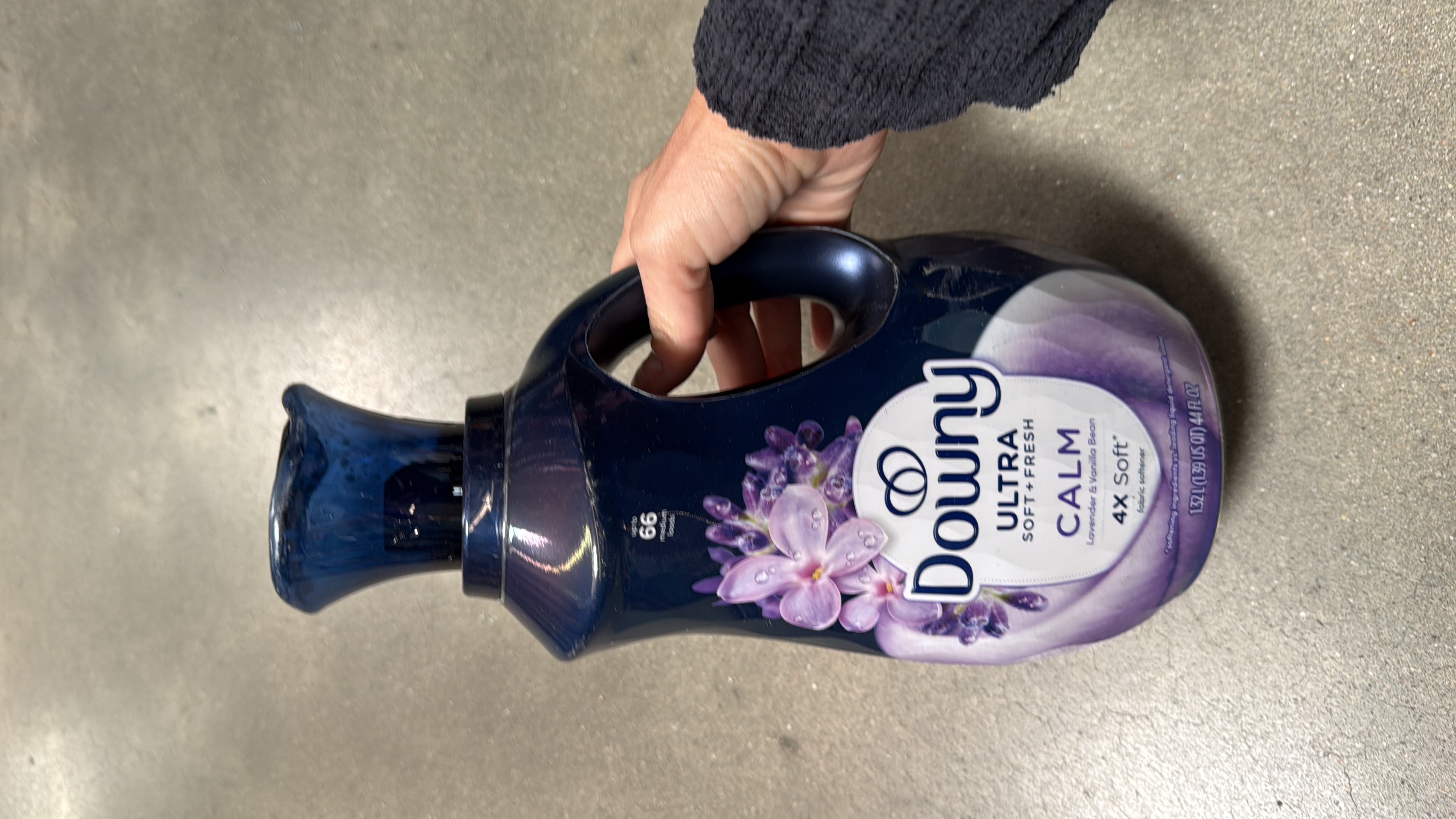 Downy Ultra Soft Fabric Softener Liquid, Calm, Lavender and Vanilla Bean, 44 fl oz, 66 Loads