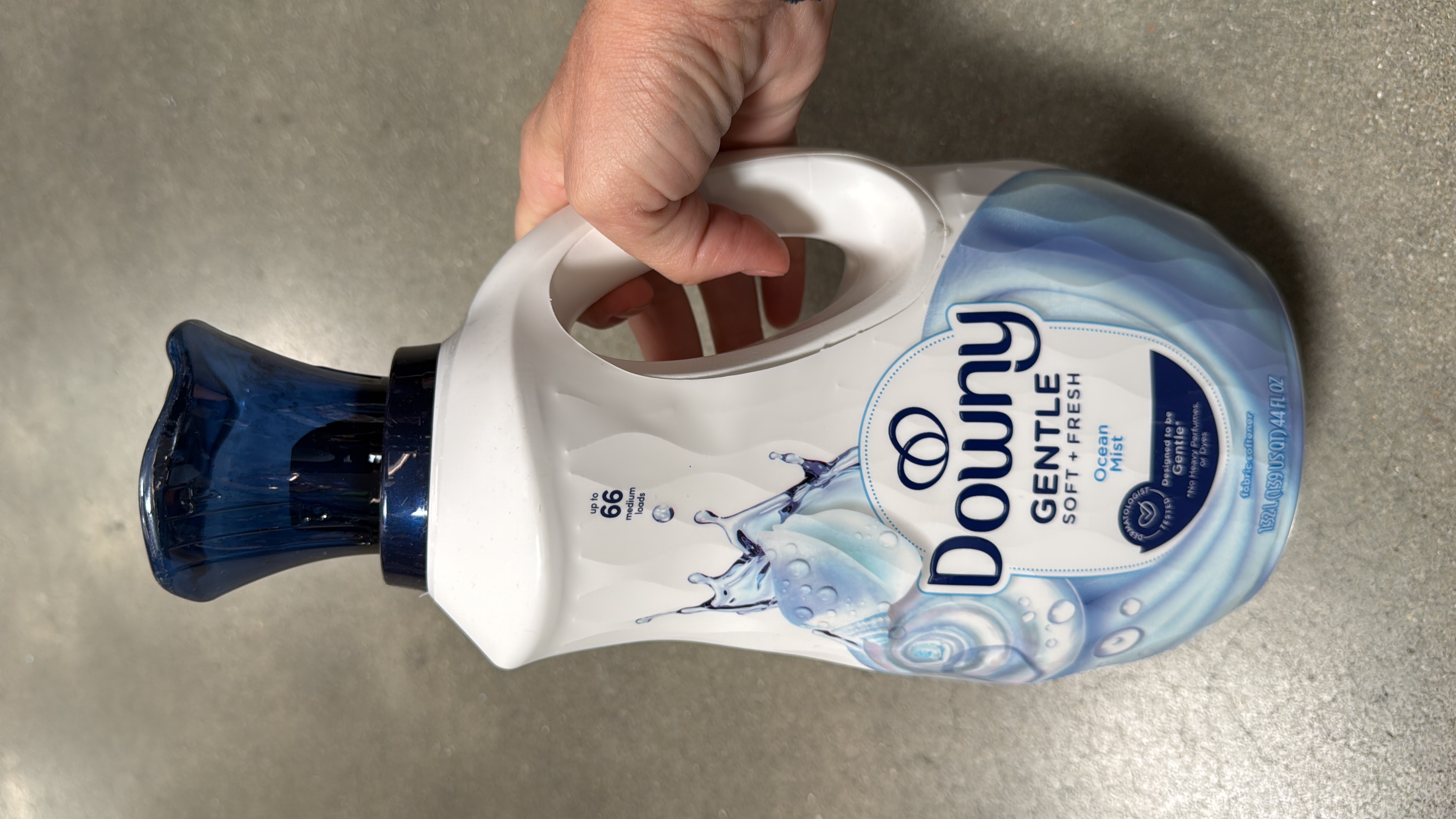 Downy Gentle Soft + Fresh Liquid Fabric Softener, Ocean Mist Scent, 44 fl oz, 66 Loads