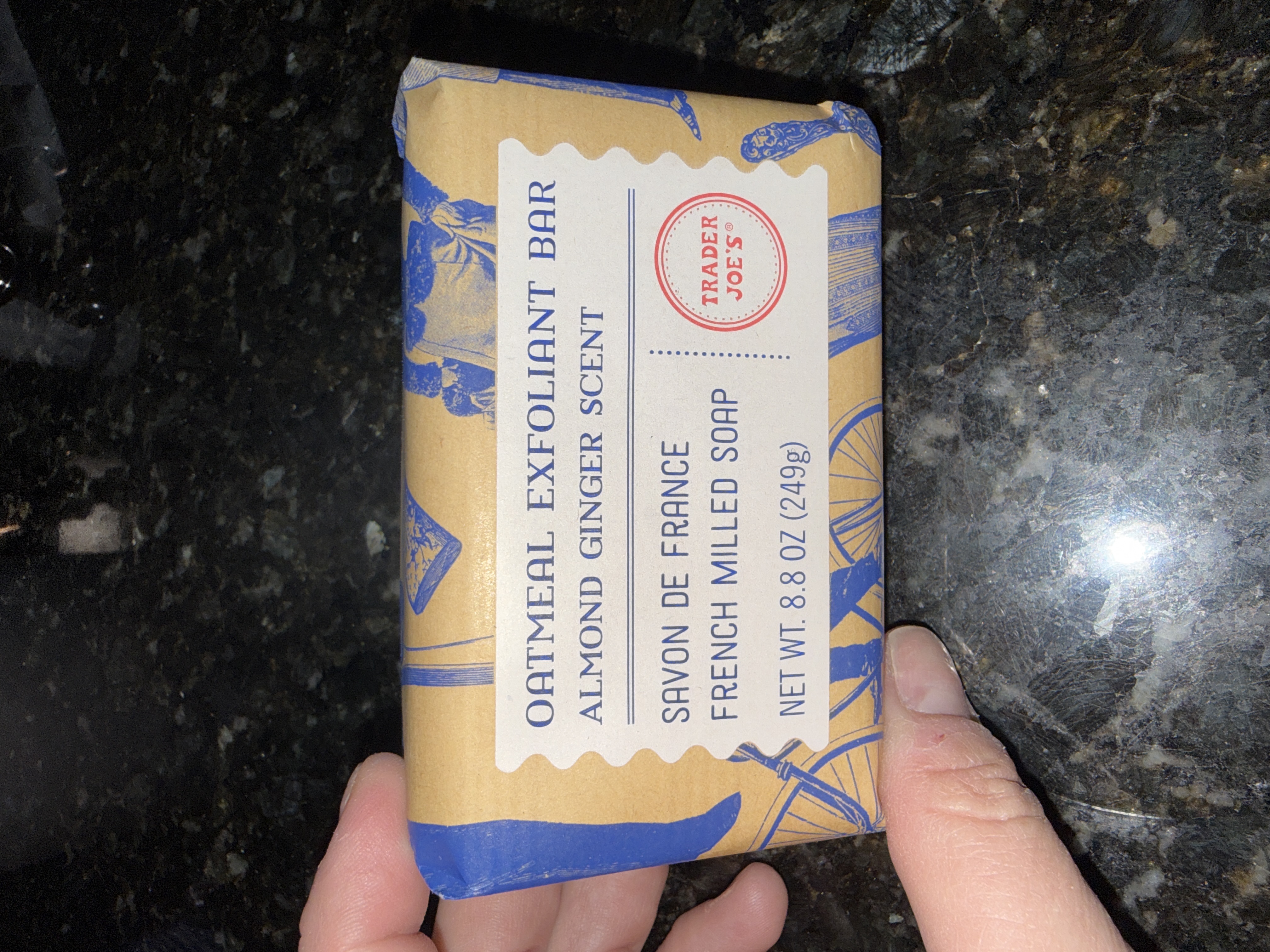 Trader joes oatmeal exfoliant bar soap almond ginger scent 249g