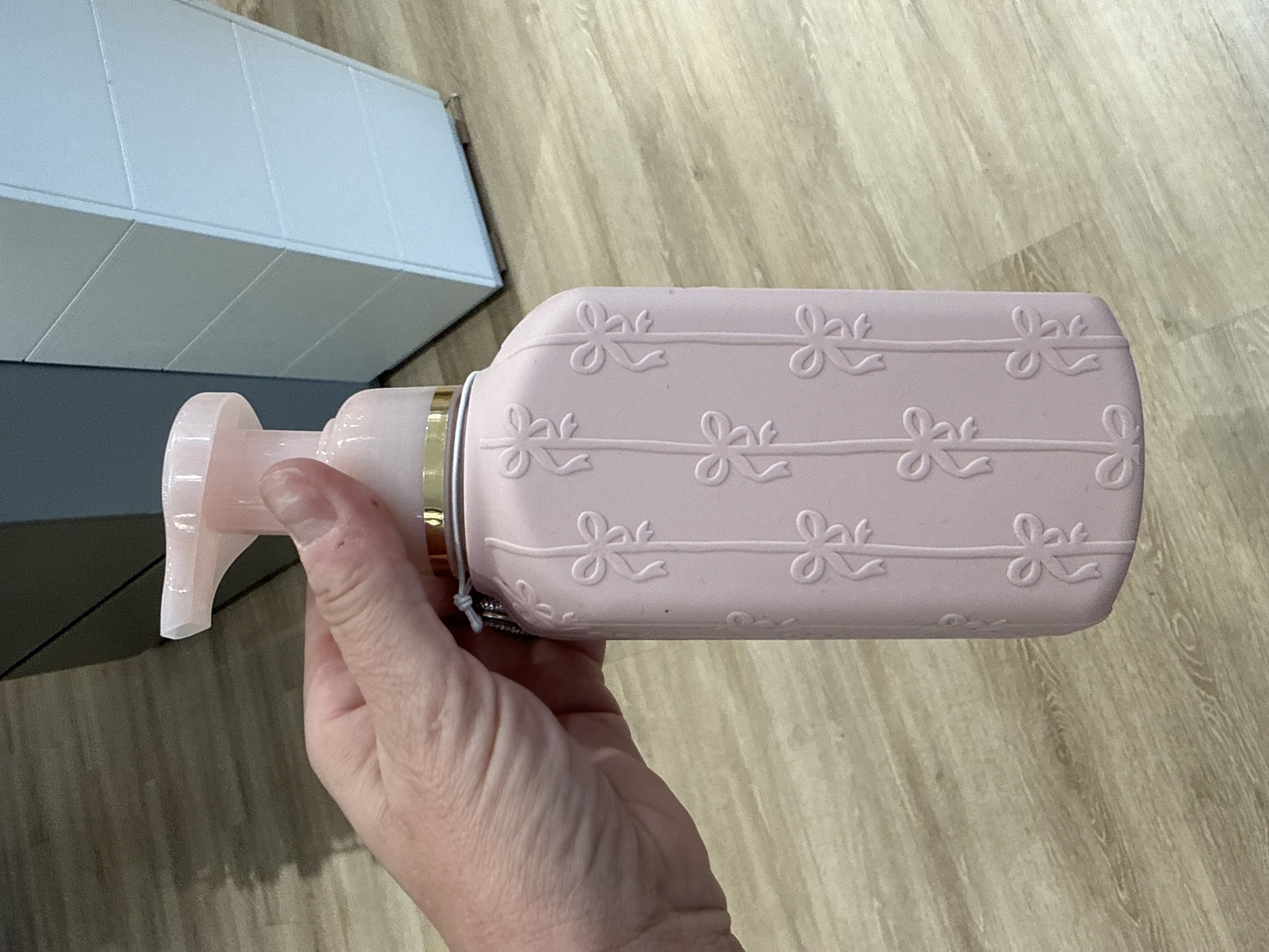 Bath & Body Works glass empty bottle for foaming hand soap 10oz - LIGHT PINK