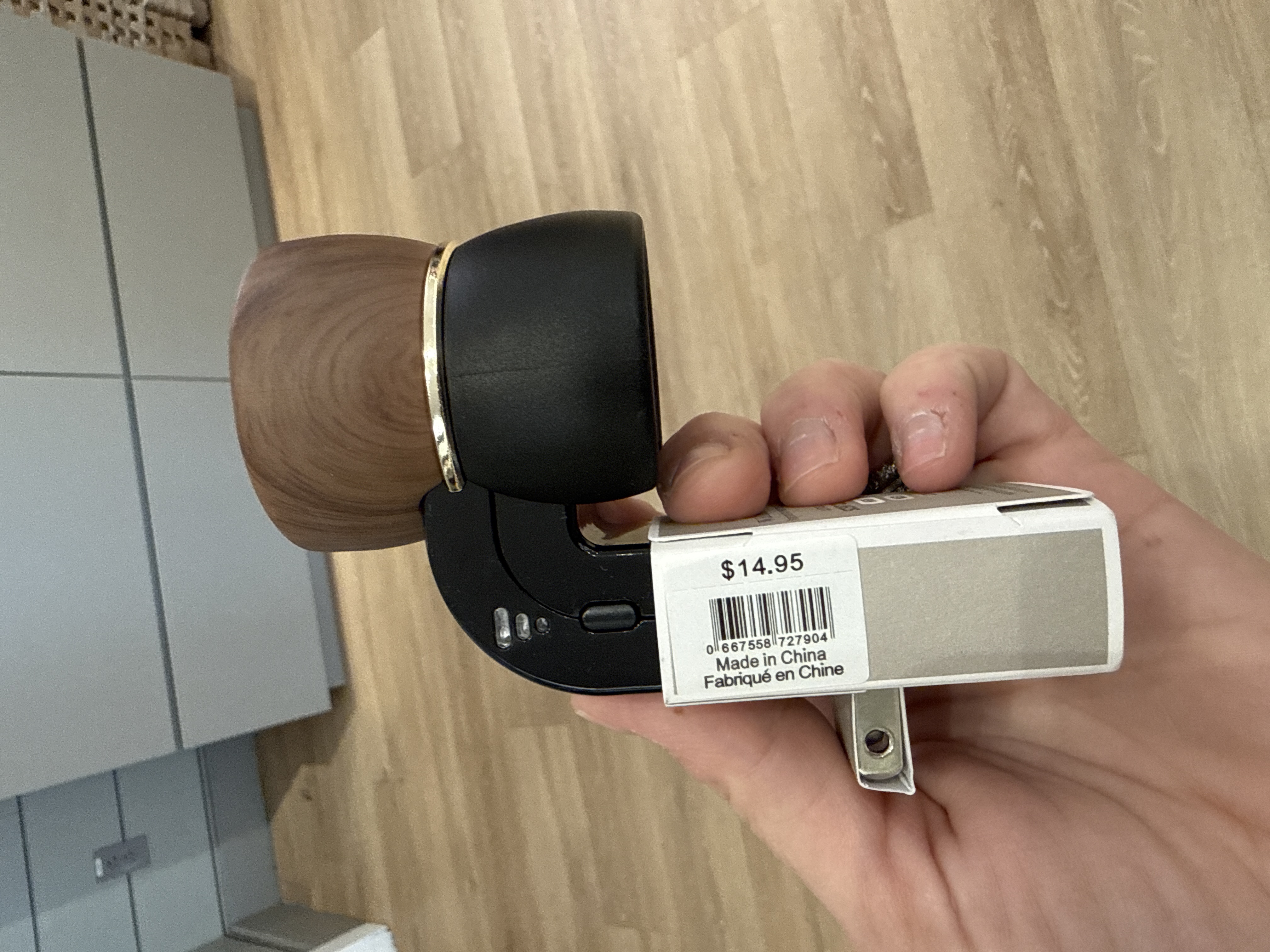 Bath & Body Works wallflowers wall plug-in with scent control - BLACK AND WOOD