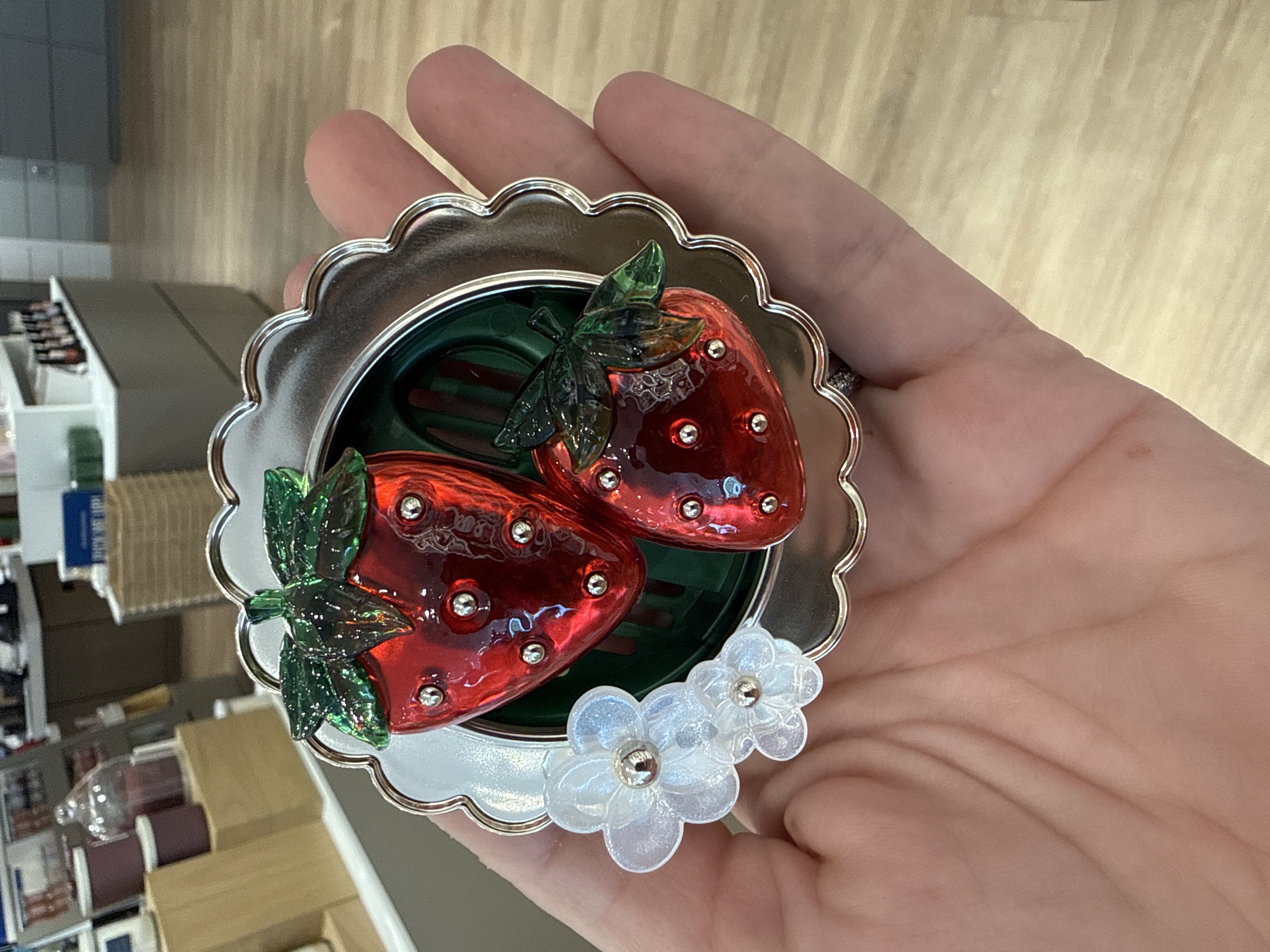 Bath & Body Works car fragrance holder - STRAWBERRY