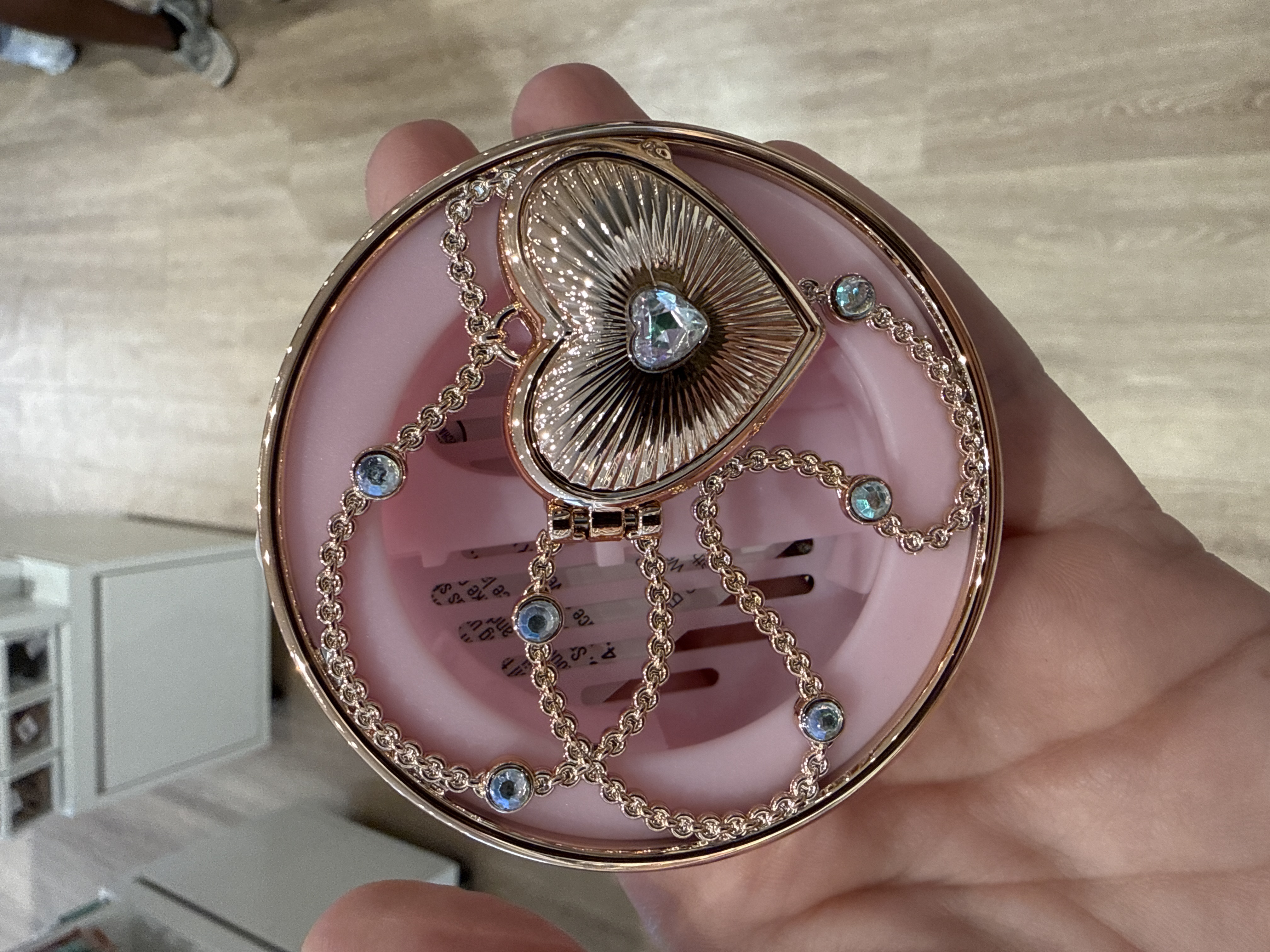 Bath & Body Works car fragrance holder - PINK HEART