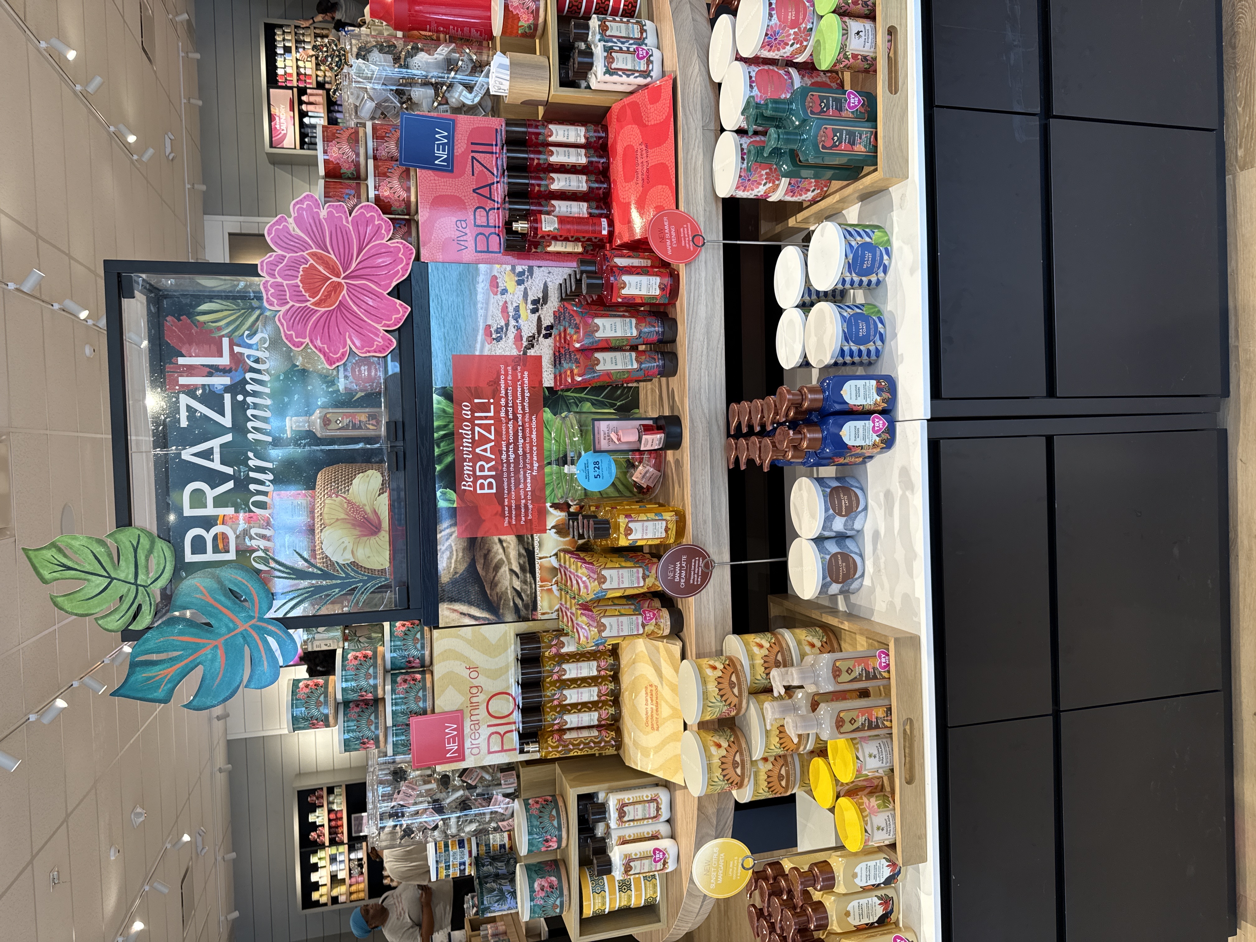 Bath & Body Works foaming hand soap, Brazil line 8.75oz - VIVA BRAZIL