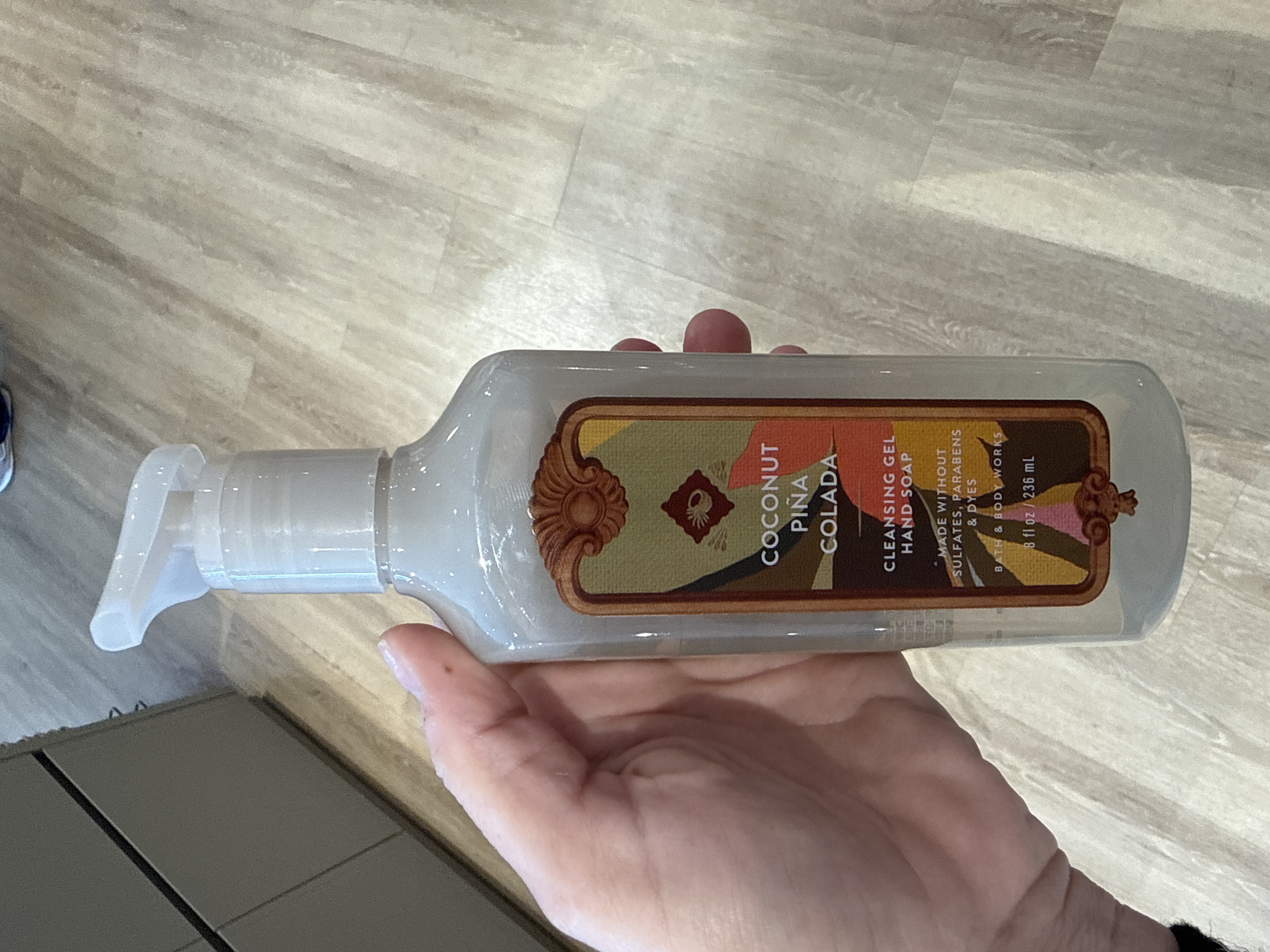 Bath & Body Works GEL hand soap BRAZIL 8oz - COCNUT PINA COLADA