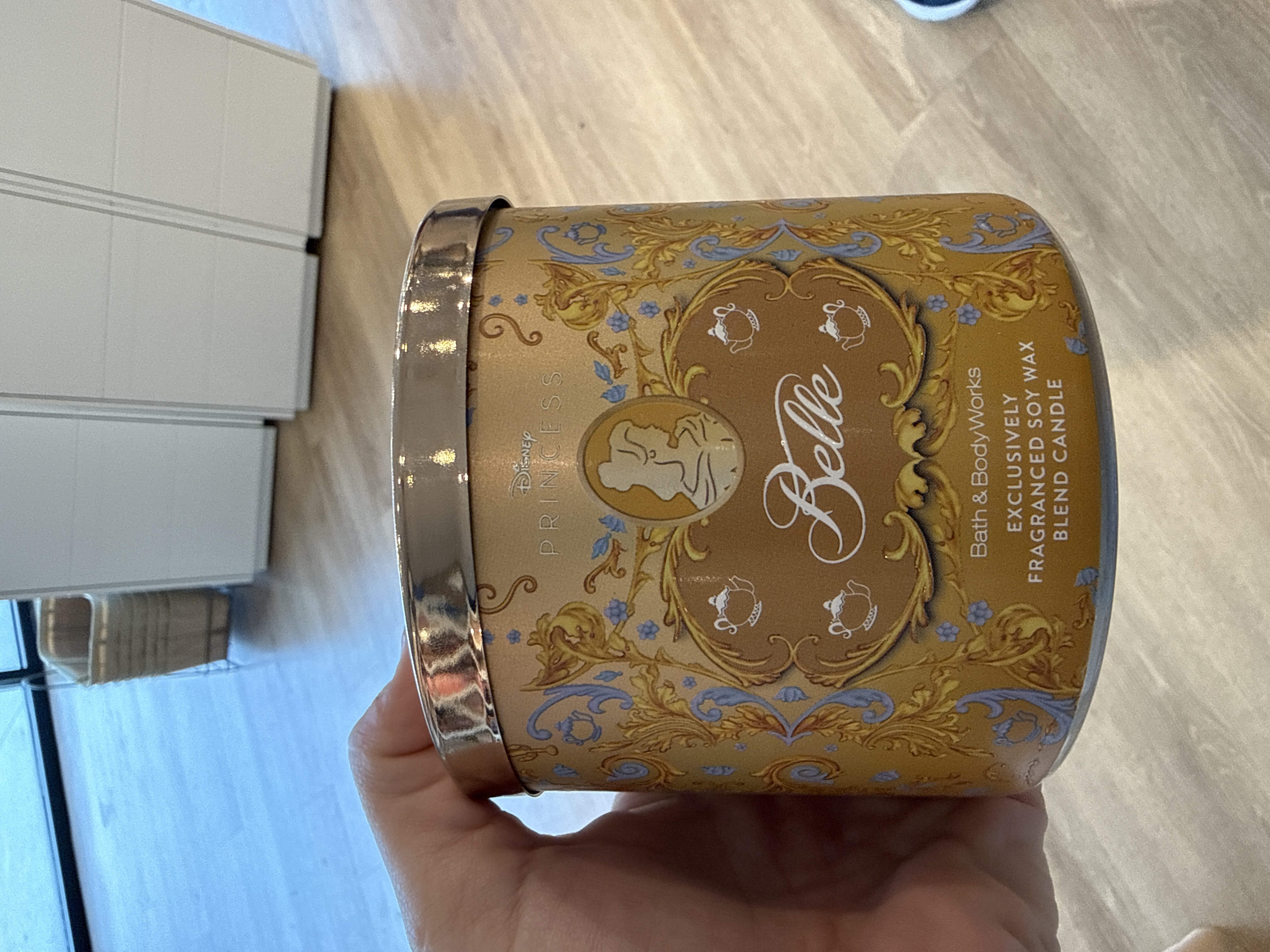 Bath & Body Works three wick candle BELLE 411g