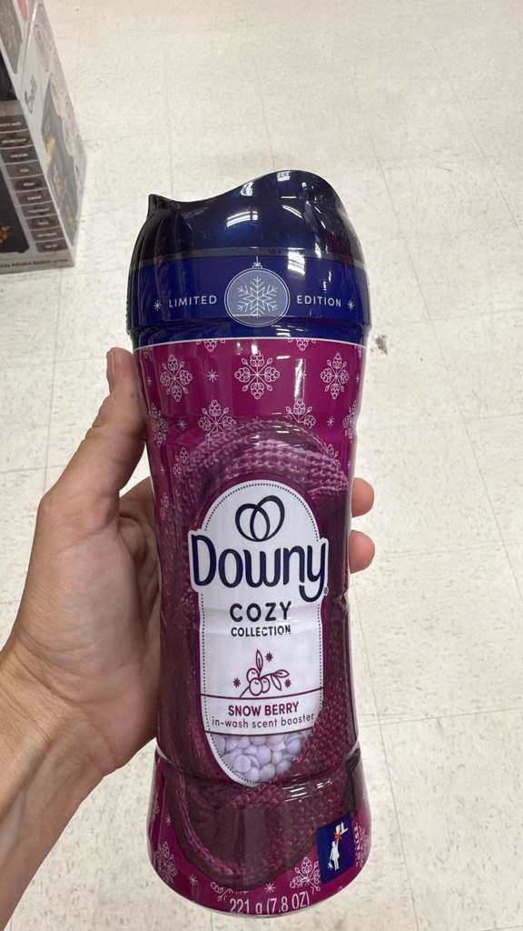 Downy Cozy Collection Snow Berry In Wash Scent Booster 379g