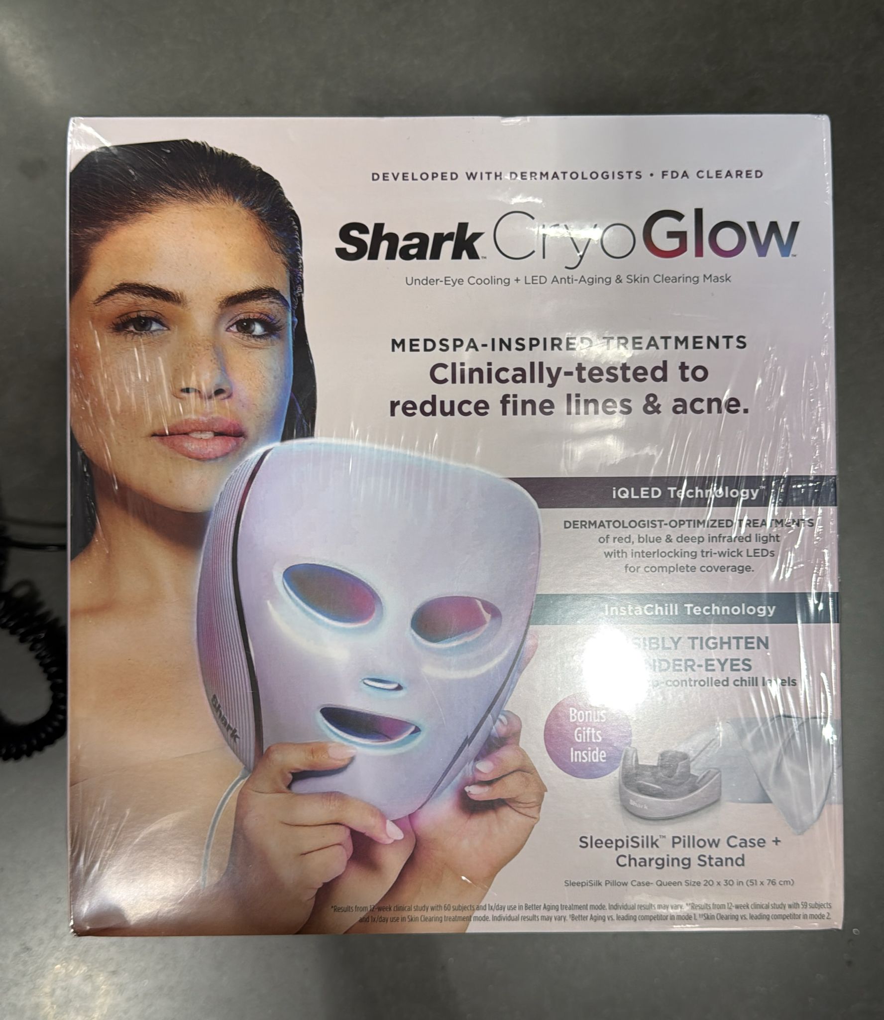 Shark CryoGlow Under-Eye Cooling+LED Anti-Aging and Skin Clearing Face Mas