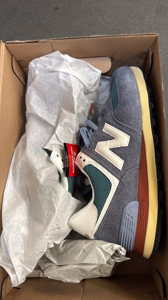 NEW BALANCE 574 LIFESTYLE SNEAKERS - GREY/GREEN/CREAM 8,5